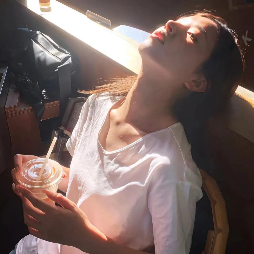 荒唐男荒唐女